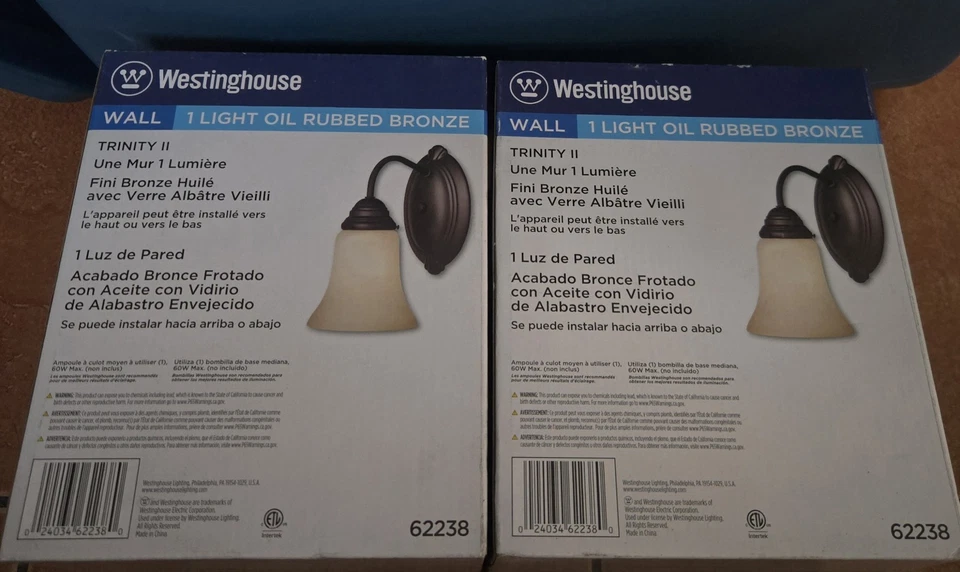 Lote de 2 accesorios de pared interiores Westinghouse 62238 Trinity II, bronce frotado con aceite Foto 1 de 1