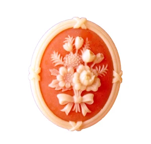 Avon PIN CAMEO ROSE Vintage Pink SILHOUETTE FLOWERS Bouquet 1982 Brooch - Picture 1 of 2