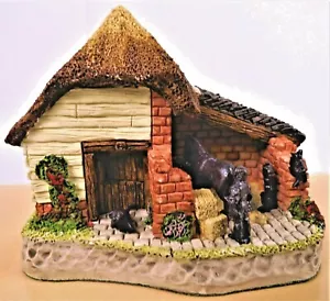 David Winter Cottages - Staffordshire Stable The Shires 1992 en caja original - Imagen 1 de 10