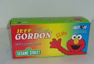 Jeff Gordon Action 1:24 Sesame Street DUPONT Monte Carlo NASCAR 2002 103178 - Picture 1 of 3