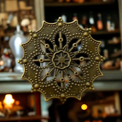 10 piezas Bronce Antiguo Filigrana Flor Cabina Plana Joyería Arte Artesanía Suministros 43 mm Foto 1 de 3