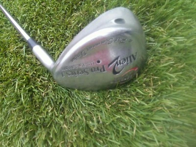 Club de golf Alien 2 Pro Serie 1 cuña de arena de Pat Simmons con eje rígido Alien diestro Foto 1 de 4