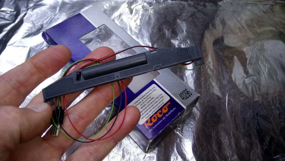 * Roco 40296 Point Motor Right Hand for HO Roco Track - Image 1 of 1