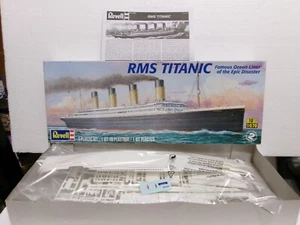 Revell RMS TITANIC FAMOUS OCEAN LINER White Model Kit 1:570 COMPLETE - Picture 1 of 13