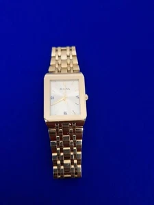 Bulova Quadra Quartz Diamond Champagne Dial Men's Watch Need repairs selling as - Picture 1 of 8