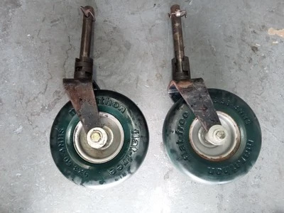 Ruedas horquillas delanteras hidráulicas con ruedas sólidas Great Dane LOOP SCAMPER cortacésped  Foto 1 de 4