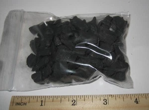 PILA NATURALE RUVIDA SHUNGITE GUARIGIONE PURIFICAZIONE PIETRA MINERALI RUSSIA 93,1 grammi - Foto 1 di 4