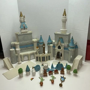 VINTAGE WALT DISNEY WORLD CINDERELLA CASTLE PLAYSET FOR PARTS OR REPLACEMENT - Picture 1 of 14