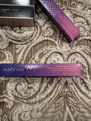🖤 Mary Kay Shimmer Liquid Eye Shadow Graphite - Image 1 of 2
