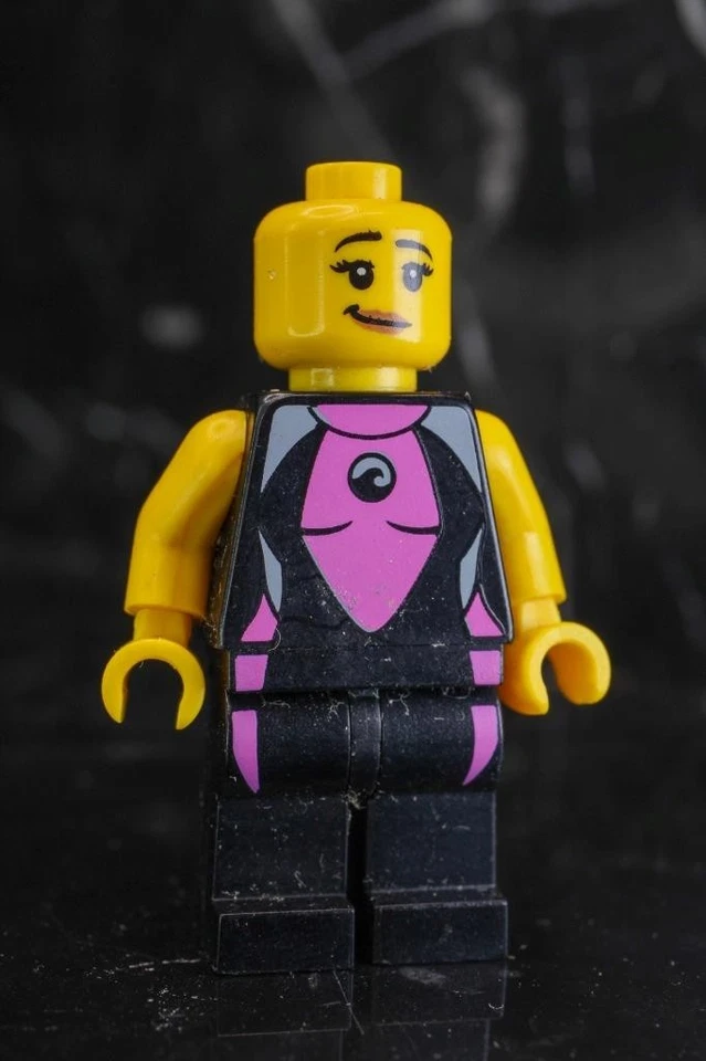 Lego Minifigure-  SURFER GIRL Series 4 Collectible Minifigure - Imagem 1 de 1