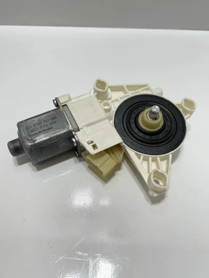 2006-2013 Mercedes-Benz GL450 Rear Right Window Regulator Motor A2518200208 OEM - Image 1 of 4