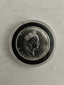 2001 $1 One Dollar Canadian UK Elizabeth II Maple Leaf w/ Hologram in Capsule - Picture 1 of 2