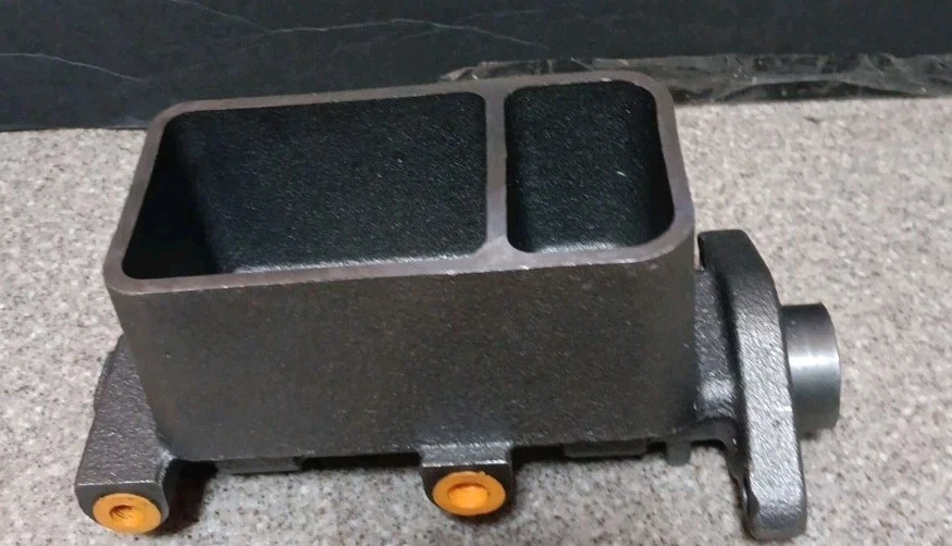 Nuevo cilindro maestro de freno M76162 Dorman para Chevy Olds Blazer Express Van SaVana Foto 1 de 4