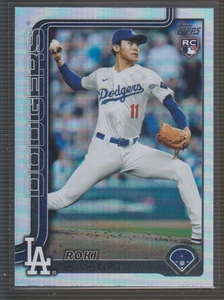 Lámina arco iris Topps 2025 #558: Roki Sasaki (RC) - Imagen 1 de 1
