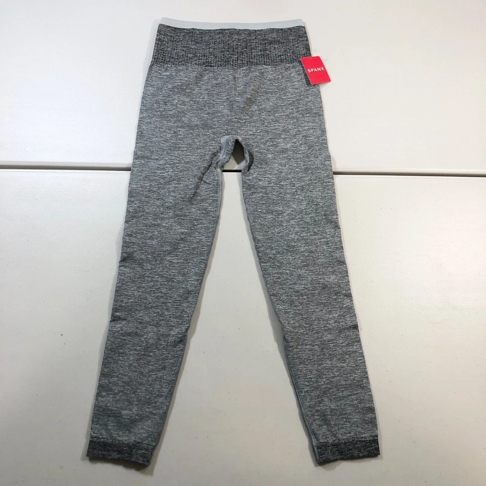 SPANX Ankle Style Medium Seamless Sculpt Leggings Spacedye Coral Punch 50285R