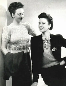 2 x Knitting Patterns Lady's Vintage 1930s/40s Shirred Jumper & Blousette - Picture 1 of 1