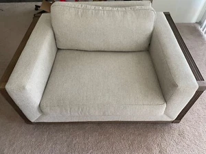 loveseat - Picture 1 of 4
