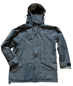 Berghaus GORETEX PERFORMANCE SHELL IMPERMEABLE Chaqueta Negro Gris Hombre Talla M - Imagen 1 de 11