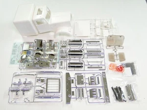 **NEW TAMIYA KING HAULER 1/14 Body Plastics Kit White Edition TUW - Picture 1 of 5