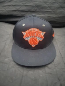 New York Knicks Hat - Picture 1 of 5