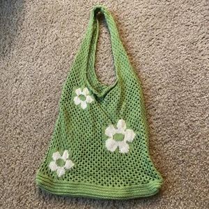 Borsa donna all'uncinetto verde e bianca fiori - Foto 1 di 1
