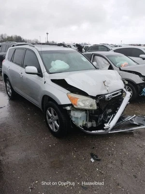 BLK LEFT REAR DOOR TRIM PANEL 2010 TOYOTA RAV 4 Foto 1 de 4