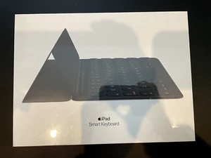 Apple Smart Keyboard Case for iPad 10.5-inch MX3L2HN/A A1829 - Picture 1 of 4