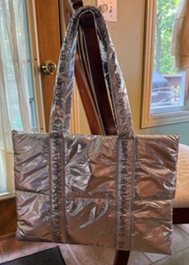 Borsa Bath and Body Works 2024 Argento Puffy Tote - Foto 1 di 7