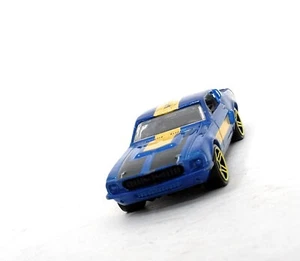 Hot Wheels R0916 Car - Picture 1 of 5