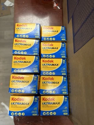 10 rollos de película negativa color Kodak UltraMax 400 36 exposición 35 mm caducada 1/25 Foto 1 de 2