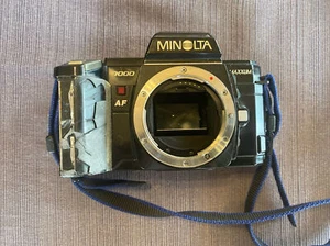 Minolta Maxxum 7000 35mm Camera Body (PARTS/AS IS) - Picture 1 of 7