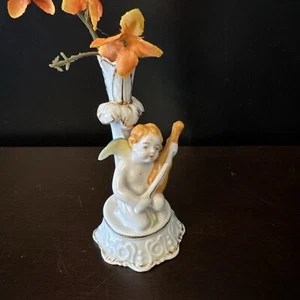 Occupied Japan Vintage Cherub Angel 4" Bud Vase Playing Violin Porcelain - Picture 1 of 8