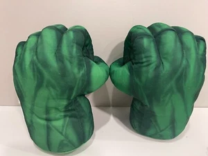 2008 Incredible Hulk Smash Fists Hands Pair *NO SOUND* Marvel Avengers - Picture 1 of 4