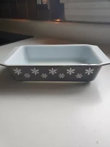 Vintage Pyrex Black And Snowflake 575-B Casserole 2 Quart Dish - Picture 1 of 6