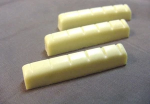 3 VORMONTIERTE OBERE MUTTERN FÜR AKUSTIKGITARRE 44mm - Bild 1 von 1