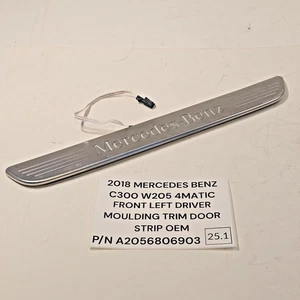 Tira de puerta moldura delantera izquierda 16-18 MERCEDES C300 W205 A2056806903 OEM - Imagen 1 de 9