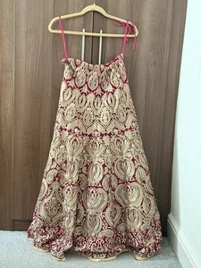 Elegant Indian Lehenga Outfit - Picture 1 of 3