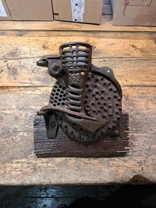 Vintage Cast Iron Corn Sheller Shucker Husker HS1 HS2 Os - Picture 1 of 7