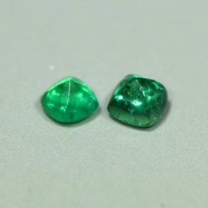 0,68 Cts_Mejor Cojín Sugarlouf_100 % Natural Zambia Verde Brillante Esmeralda - Imagen 1 de 3