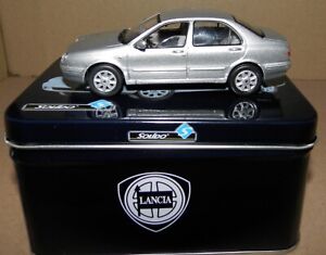 Coffret métal prestige Lancia Lybra de 1999 au 1/43