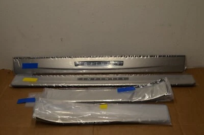 NUEVO OEM INFINITI QX50 PLACAS DE PATADA ILUMINADAS ACERO INOXIDABLE G6950-5UB00 PLACA DE PATADA  Foto 1 de 4