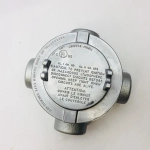 EATON CROUSE HINDS #GUAX59 1½ CONDUIT OUTLET BOX WITH COVER - Picture 1 of 7