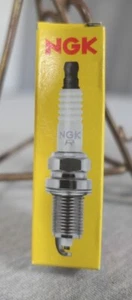 NEW NGK Japan Part  DCPR8E Spark Plug 4339 in Box - Foto 1 di 4
