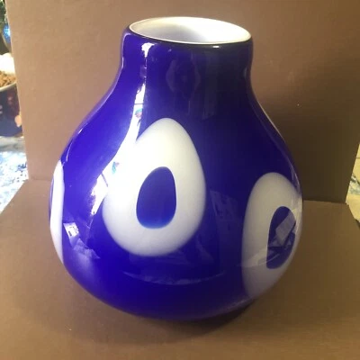 Stunning MCM Heavy Art Glass Hand Blown Blue &white Vase - Image 1 of 4
