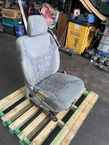 Vauxhall Vivaro Renault Trafic Nissan Primastar Fahrersitz vorne 01-14 (AJ-46) - Bild 1 von 14