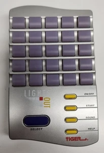 Juego electrónico portátil Tiger Lights Out 1995 vintage probado funcionando envío gratuito - Imagen 1 de 6