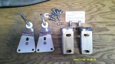 D7250103, C8816602, D7250104, C8816601 Amana refrigerator door hinges - Image 1 of 4