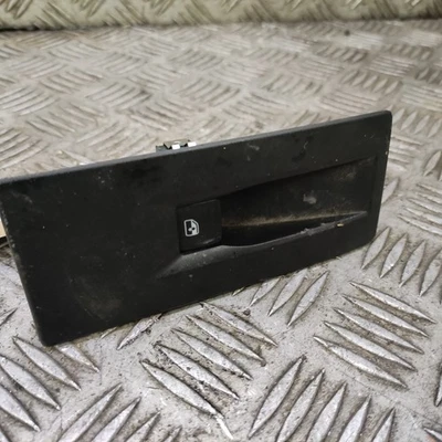 VW  Crafter 2018-on Front Door Window Adjuster Switch Left 5G0959855K - Image 1 of 4