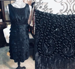 Vestido Lápiz Falda ADRIANNA PAPELL Negro Con Cuentas Tanque Gasa En Capas Volantes ~ 4 - Imagen 1 de 18