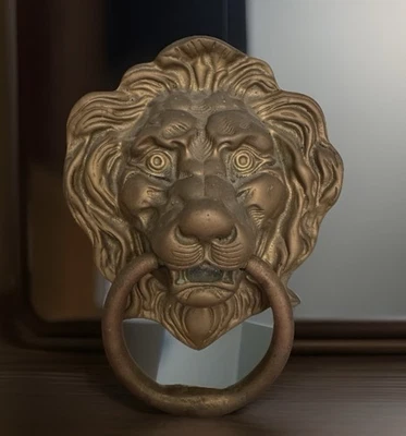 💠Vintage XL Latón 🏰Castillo✨Cabeza de león✨Llamador de puerta de pátina Manija gigante✨5,4 lb Foto 1 de 4